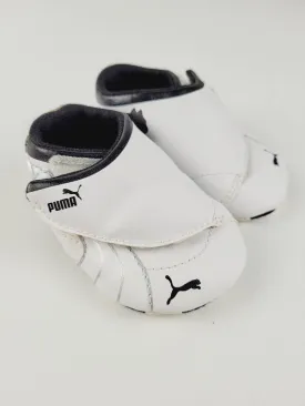 PUMA CRIB SHOES SIZE 1 PRE-LOVED